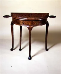 Queen Anne card table with pad feet